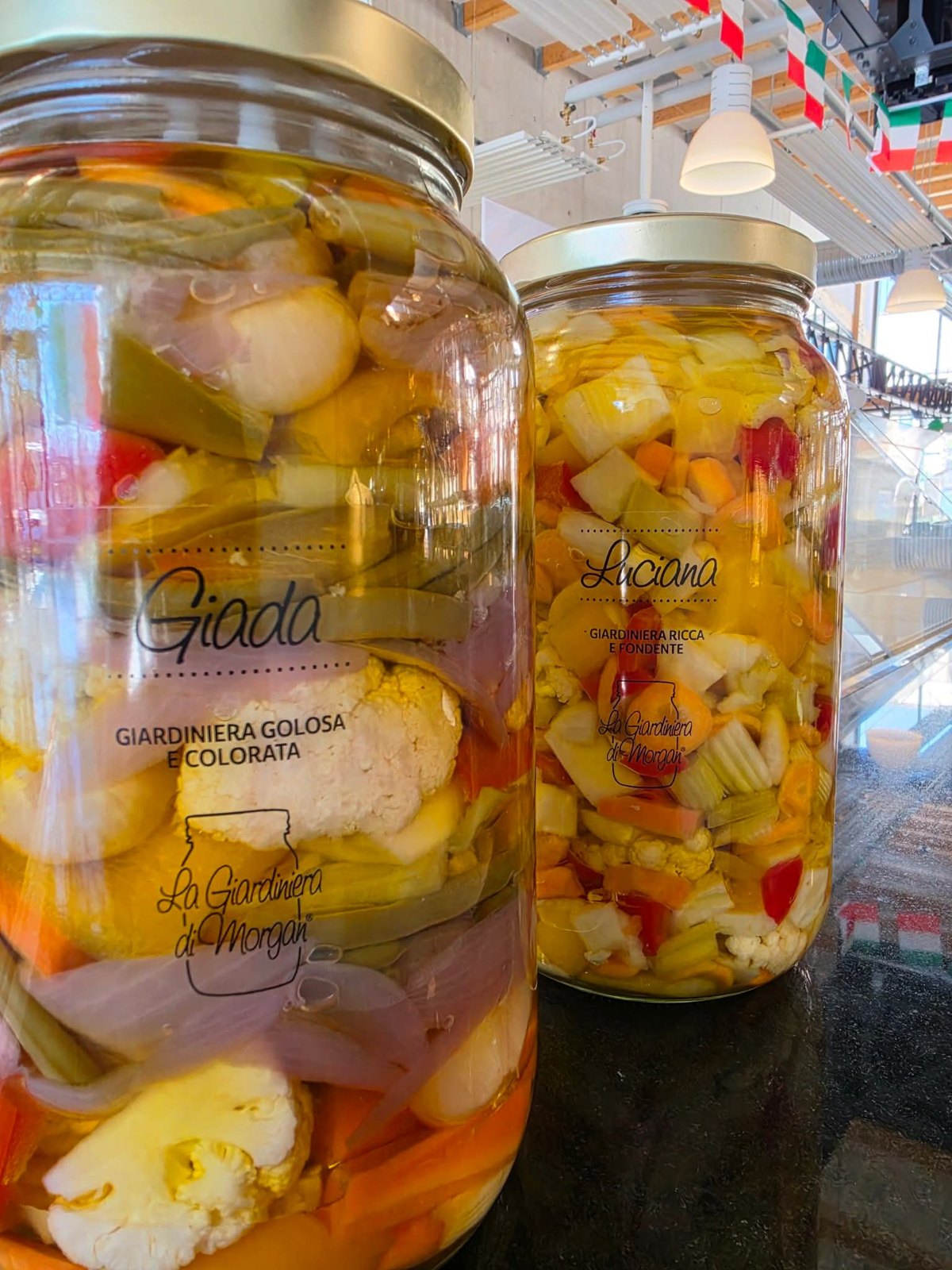Bocaux de légumes italiens sélectionnés pour l’épicerie Chez Theo